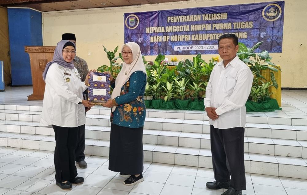 Purnatugas ingin Berbisnis, Pj Bupati Batang Imbau Imbangi dengan Kecakapan