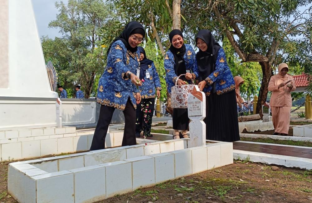 Ziarah ke TMP, ASN Wajib Teladani Semangat Melayani Publik