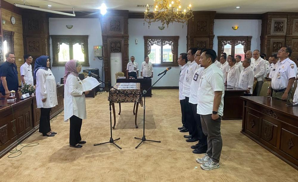 Optimalkan Kinerja, Pj Bupati Batang Lantik 4 Pejabat Pimpinan Tinggi Pratama