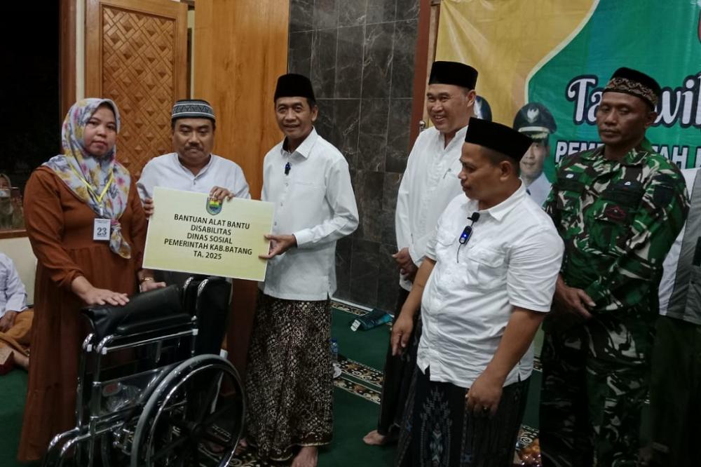 Pemkab Berikan Bantuan Dukungan Industrialisasi Batang dan Bantuan Warga Kurang Mampu