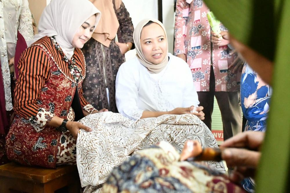 Peran Perempuan Berdaya Kalipucang, Dibalik Pelestarian Batik Rifa'iyah