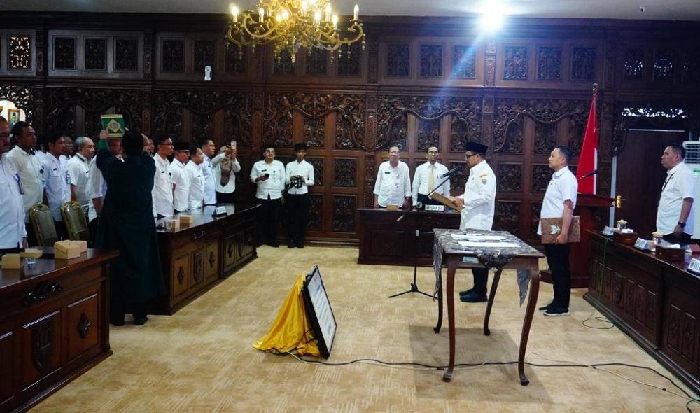 Perubahan Nomenklatur Bupati Batang Lantik 33 Pejabat