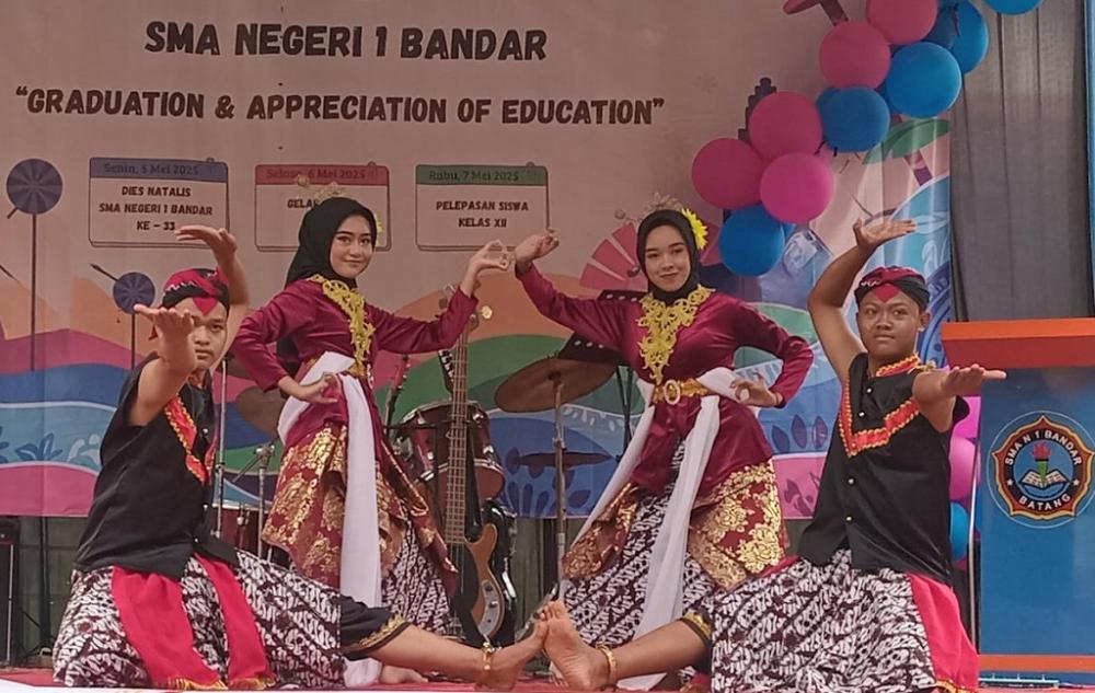 Dies Natalis Ke-33, SMAN 1 Bandar Menggali Potensi Diri Siswa Lewat Seni