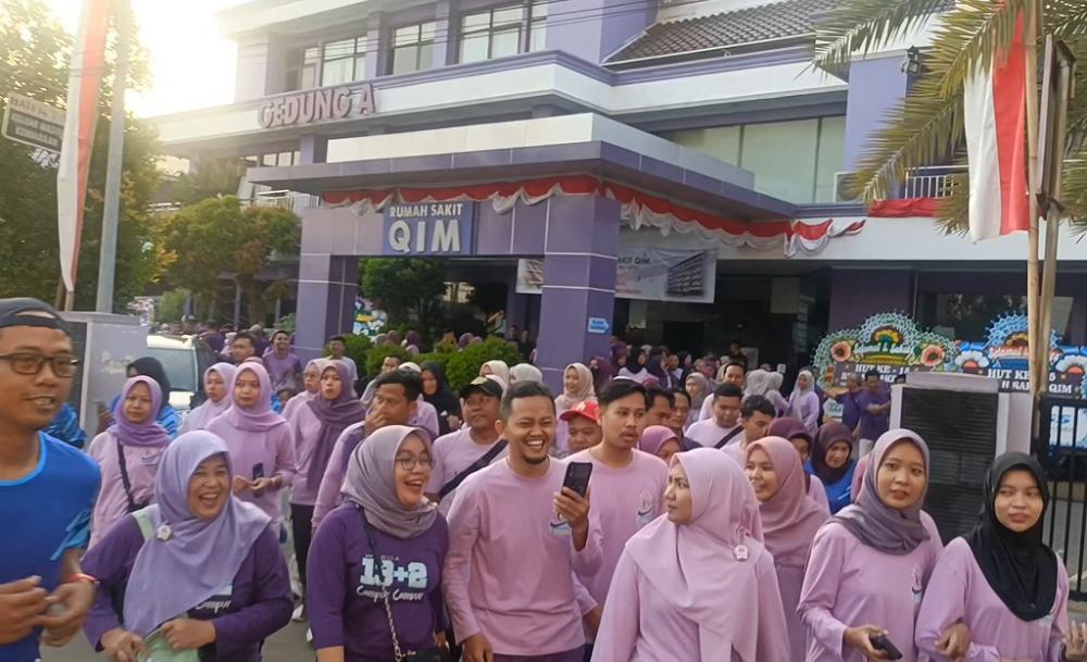 15 Tahun RS QIM, Ratusan Karyawan Jalan Sehat