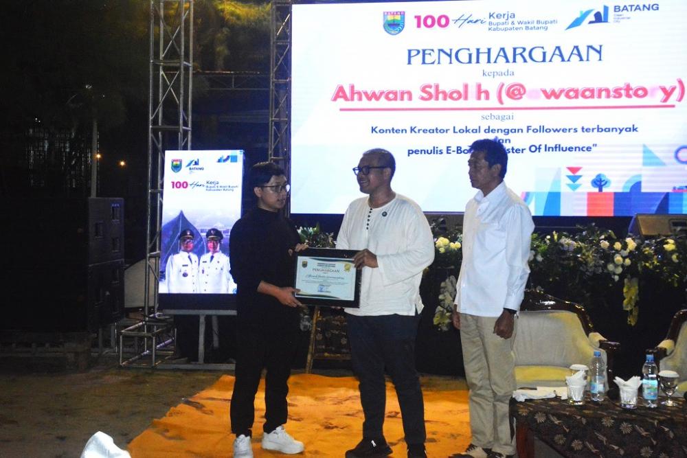 BERIKAN PENGHARGAAN INFLUENCER