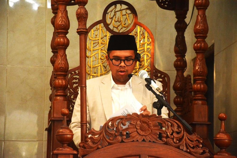 Pimpin Khotbah, Bupati Batang Sampaikan Pesan Ketauhidan Nabi