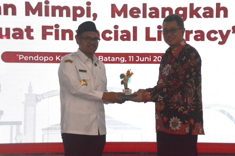 Ingatkan Risiko Finansial Dalam Rumah Tangga, Bupati Batang Sarankan Reksa Dana Jadi Pilihan Investa