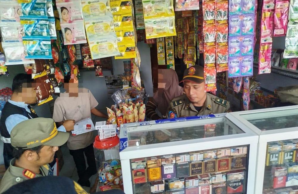 Satpol PP Batang Amankan 380 Batang Rokok Ilegal Saat Operasi Bersama DBHCHT