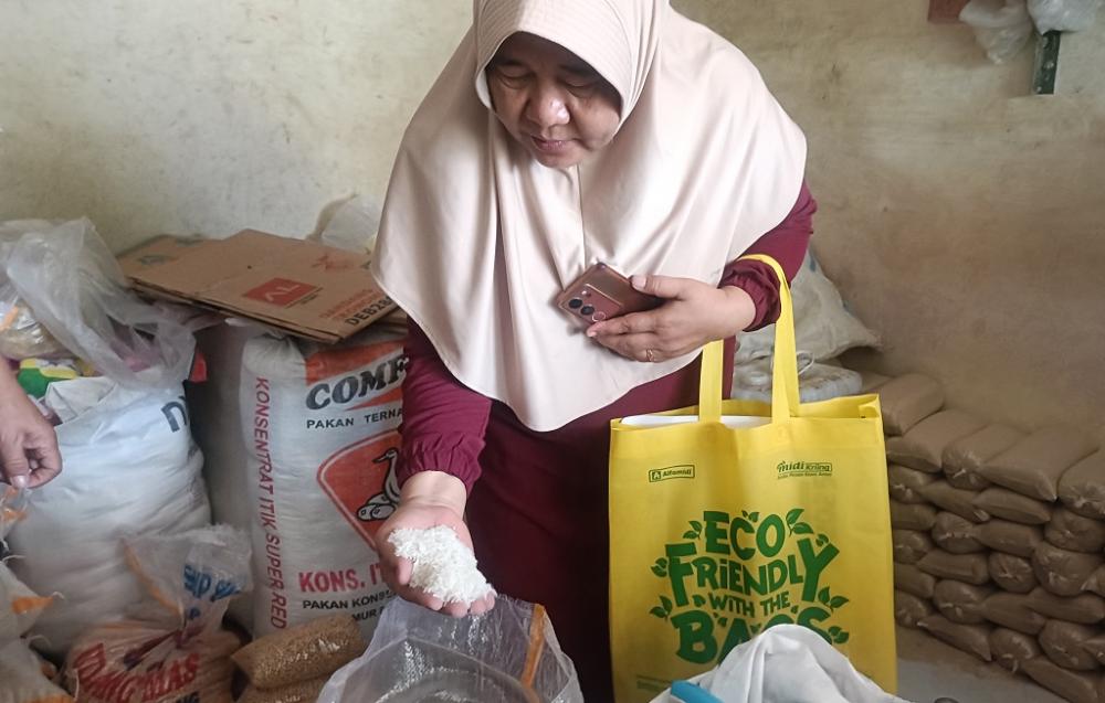 Marak Rumor Beras Oplosan, Disperindagkop Batang Cek Kualitas