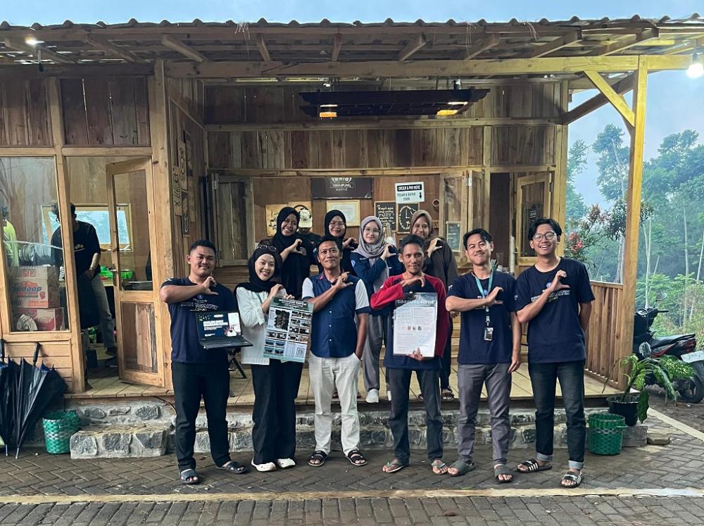 KKNT IPB Dorong Daya Saing dan Pengembangan Sidawung Koffie sebagai Ikon UMKM Desa Tombo