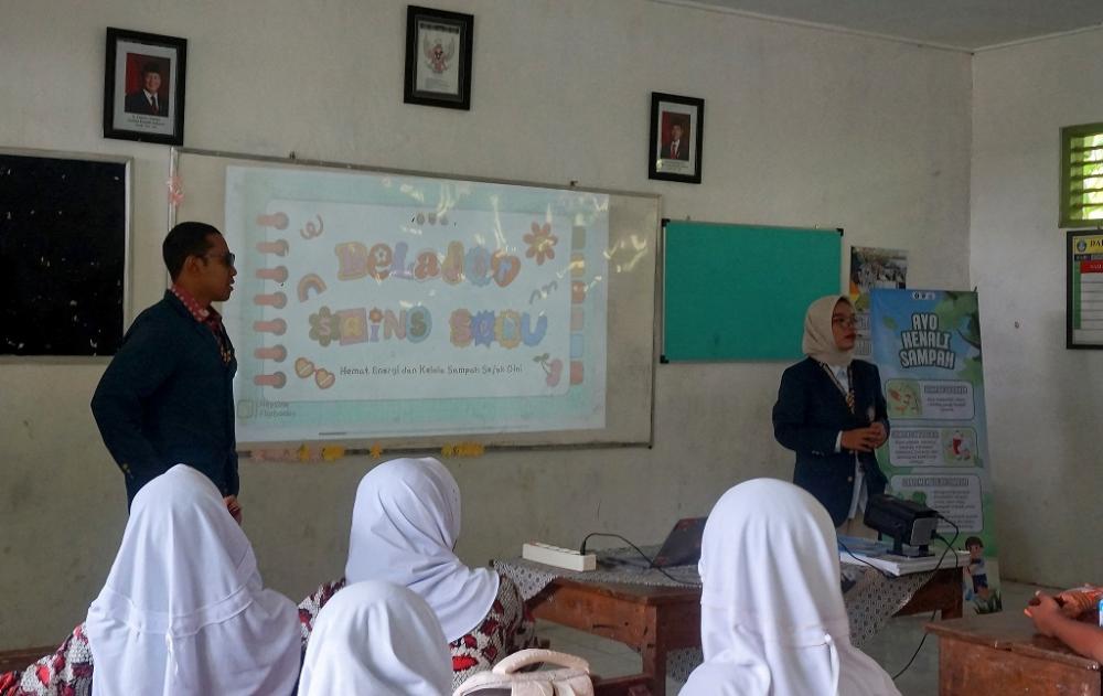 Mahasiswa KKN Undip Ajak Pelajar Belajar Menghemat Energi dan Mengelola Sampah