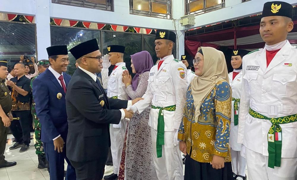 Resmi Dikukuhkan, Paskibraka Batang Garda Muda Penjaga Kehormatan Merah Putih