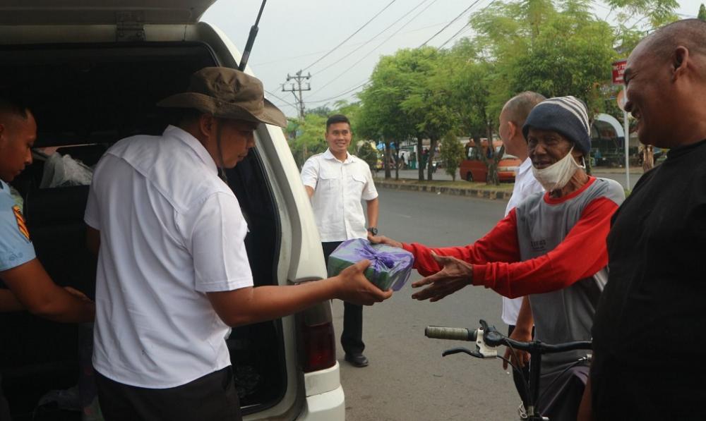 Peduli Sesama, Lapas Batang Bagikan Makan Siang Gratis