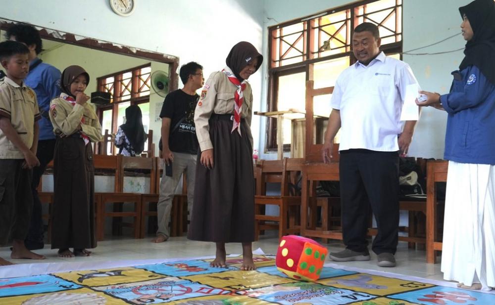 Dosen Pulang Kampung, IPB Edukasi Anak Nelayan Lewat Permainan