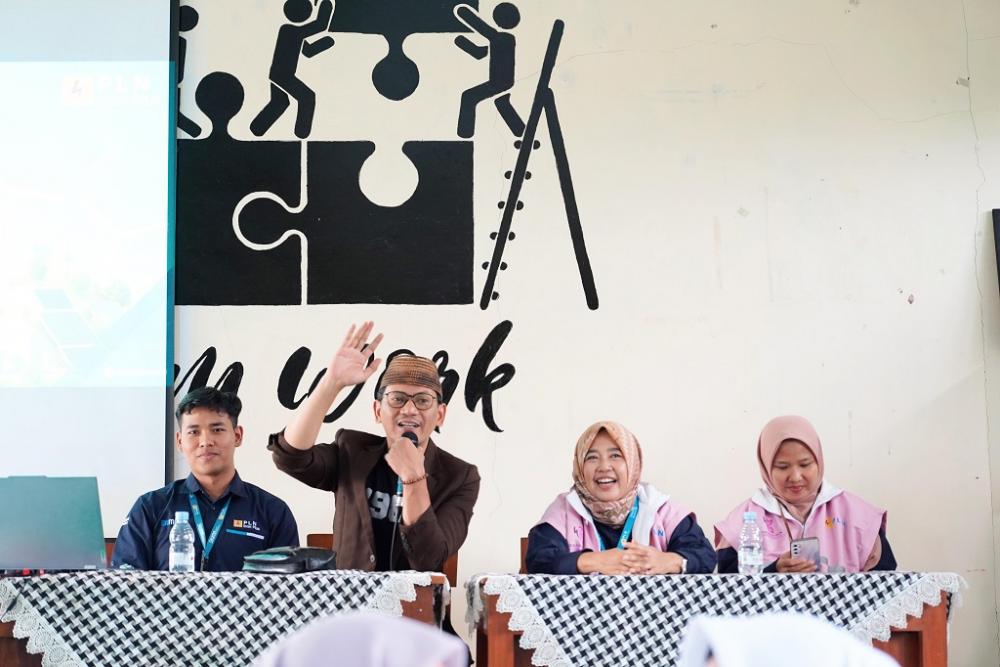 Perkuat Komitmen Pendidikan, Icon Plus Hadirkan Guru Tamu