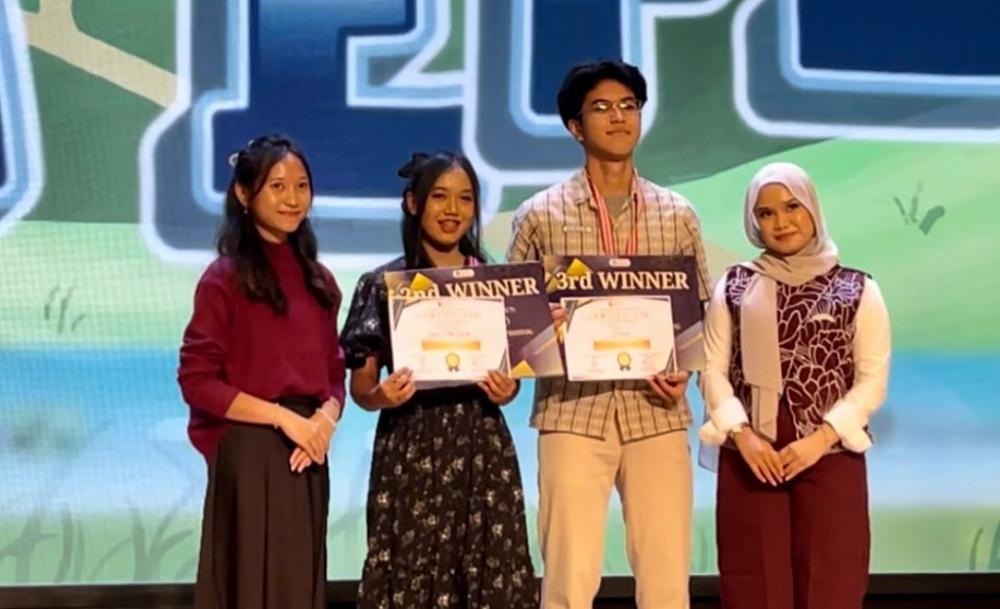 Pelajar SMANDA Batang Gian Putri Raih Juara Newscasting