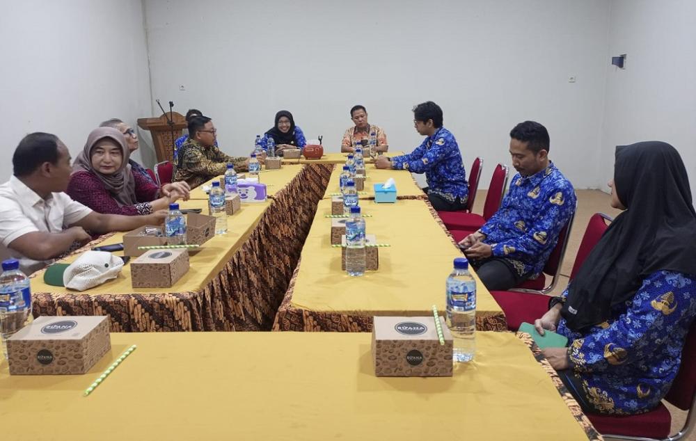 Kunjungi Lppl Radio Abirawa Fm Batang, DPRD Komisi A Hadir Untuk Menerima Aspirasi