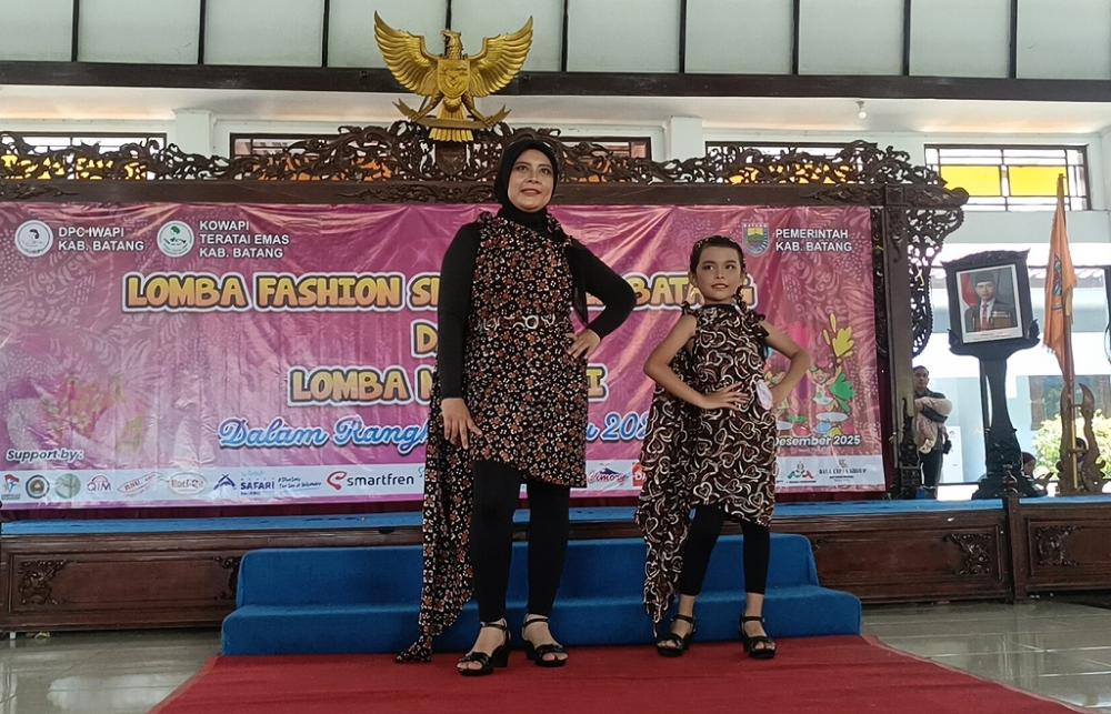 Fasyen Show Batik, IWAPI Dekatkan Emosional Ibu Anak