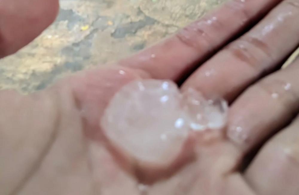 Hujan Es Terjadi di Desa Botolambat Batang, BPBD Beri Imbauan