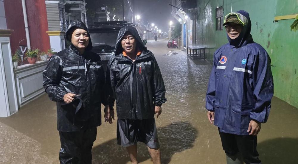 Wabup Batang Tinjau Banjir dan Evakuasi Lansia di Klidang Lor