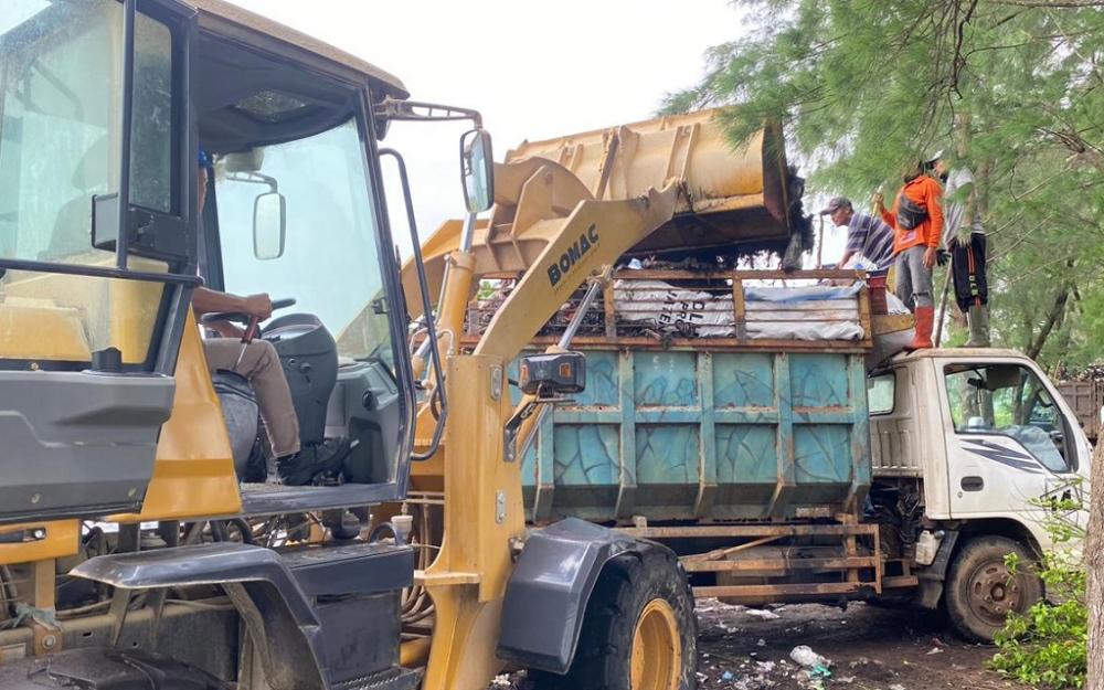 Peduli Lingkungan, PLTU Batang Ikut Gerakan Jateng Asri Dengan Bersih Sampah