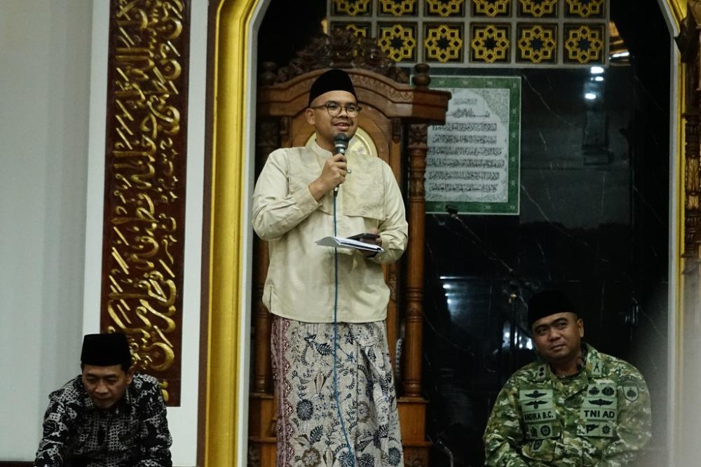 Tarawih Ukhuwah, Bupati Batang Tekankan Pentingnya Ilmu dan Pendidikan