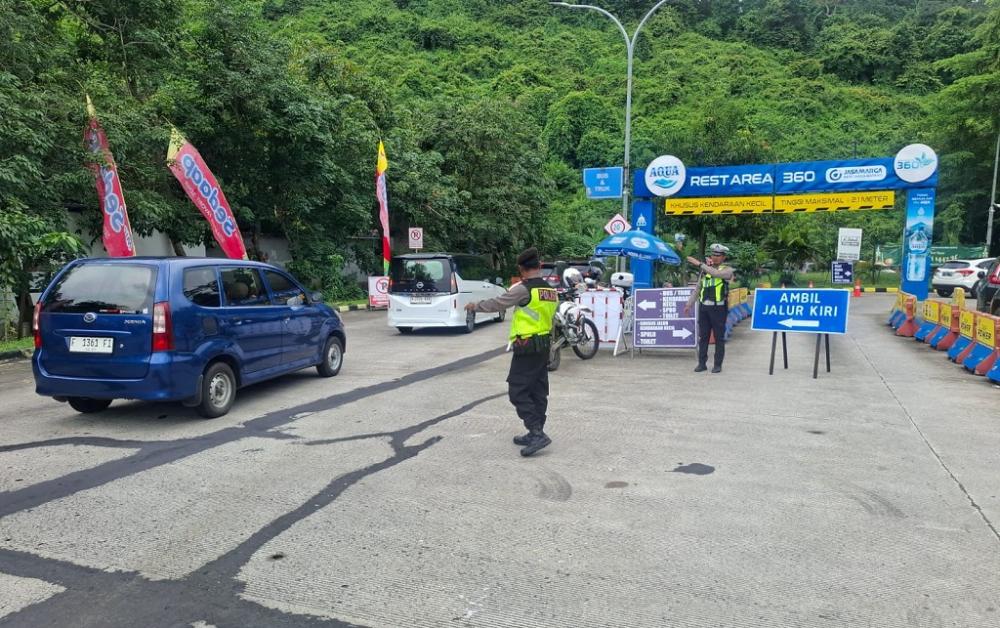 Arus Balik Melonjak, Lalu Lintas di Rest Area 360 Batang Tetap Lancar