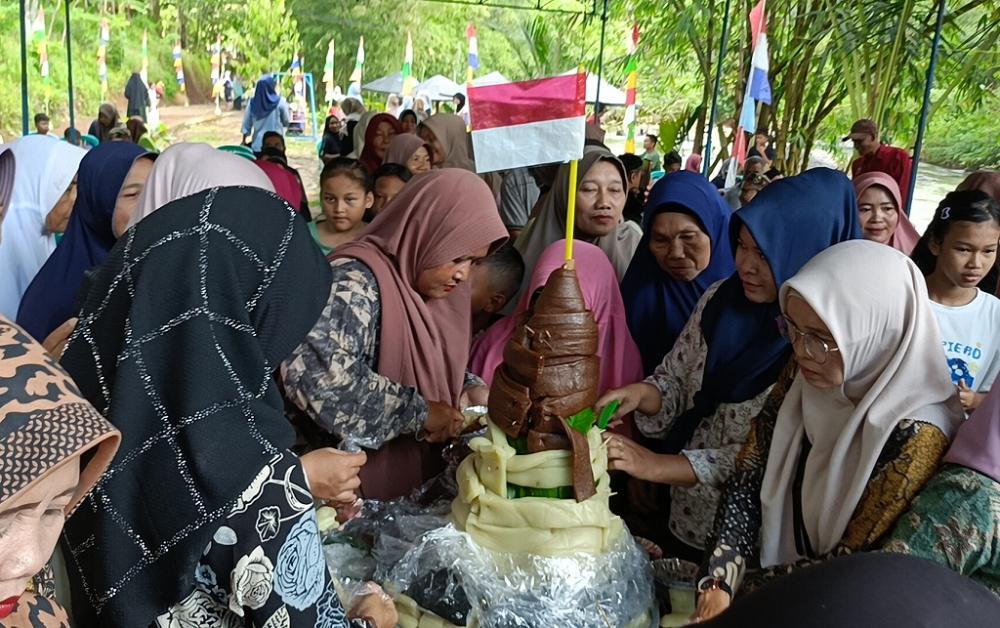 Syawalan Getuk, Pengungkit Potensi Wisata Kali Lojahan Cepokokuning