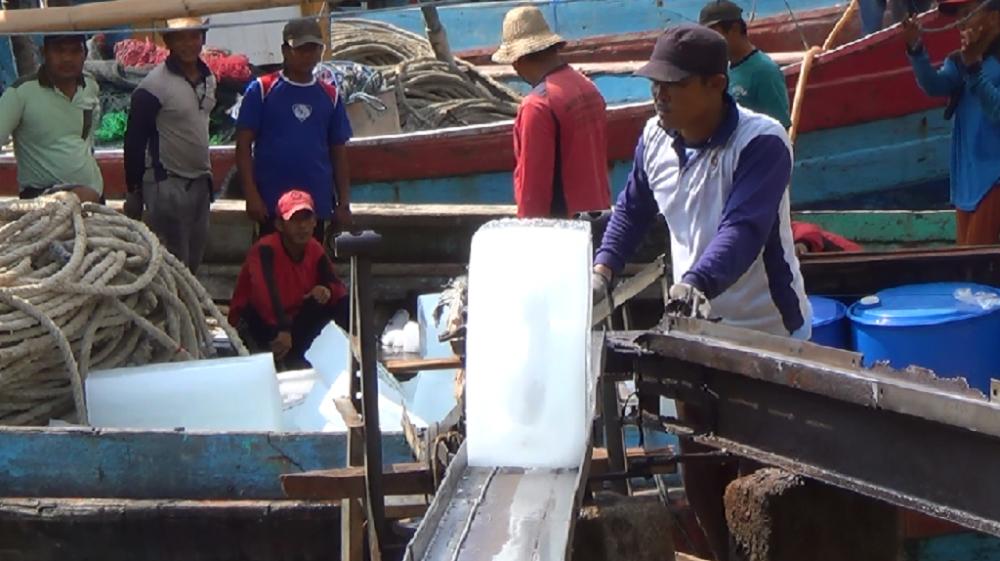 Harga Es Balok Naik, Ongkos Nelayan Melaut Membengkak
