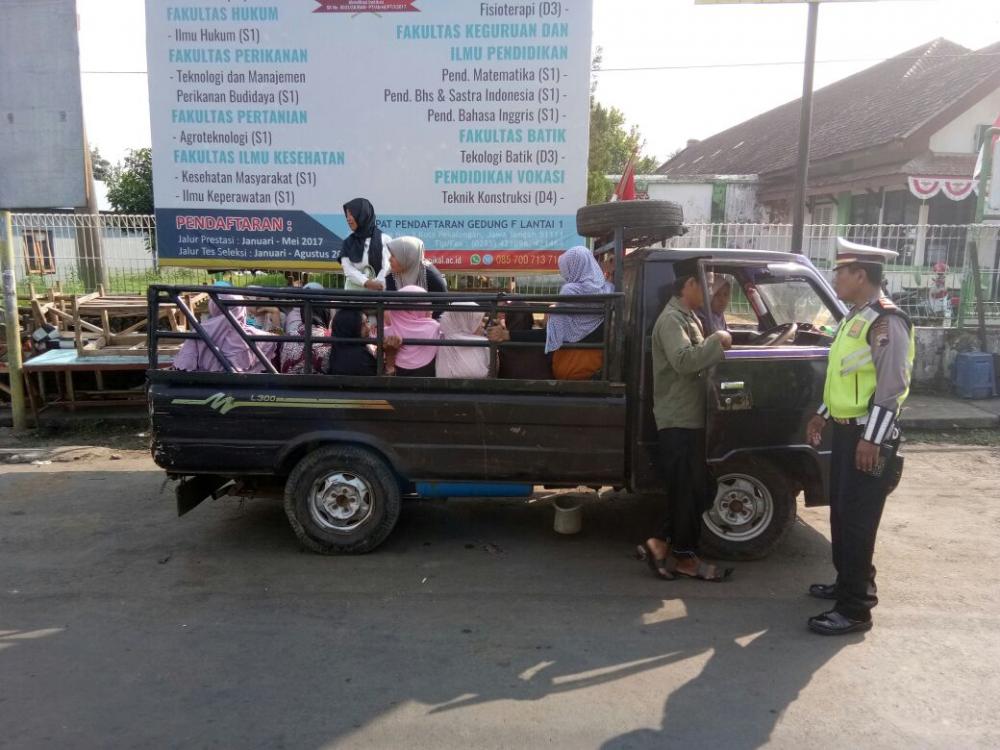 Satlantas Tindak Tegas Pengendara Mobil Bak Terbuka Untuk Mengangkut Orang
