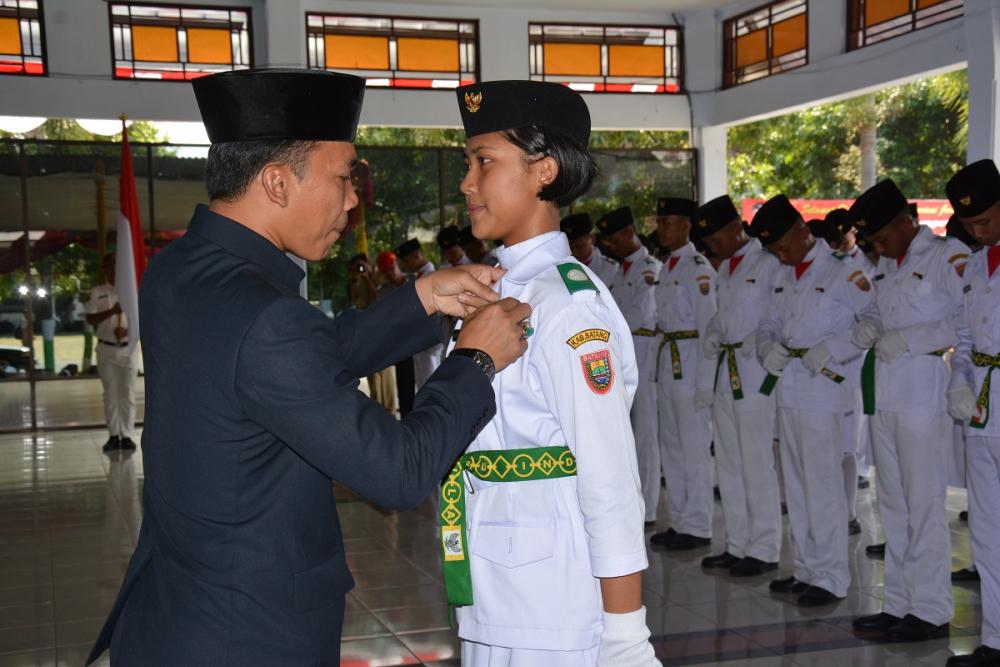 Bupati Wihaji Menitihkan Air Mata Menyaksikan Pengukuhan Paskibra