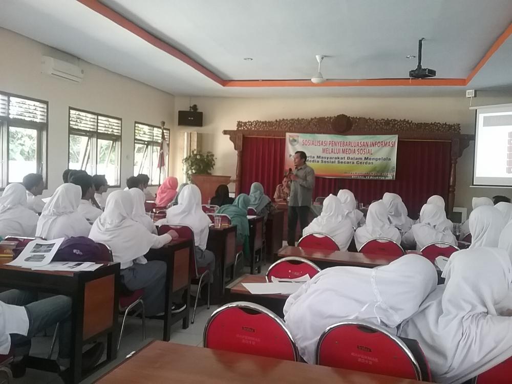Sosialisasi Penyebarluasan Informasi Melalui Media Sosial
