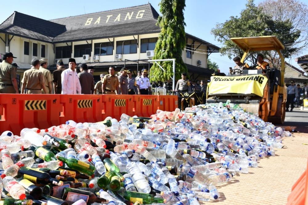 Polres Batang Musnahkan Ribuan Miras