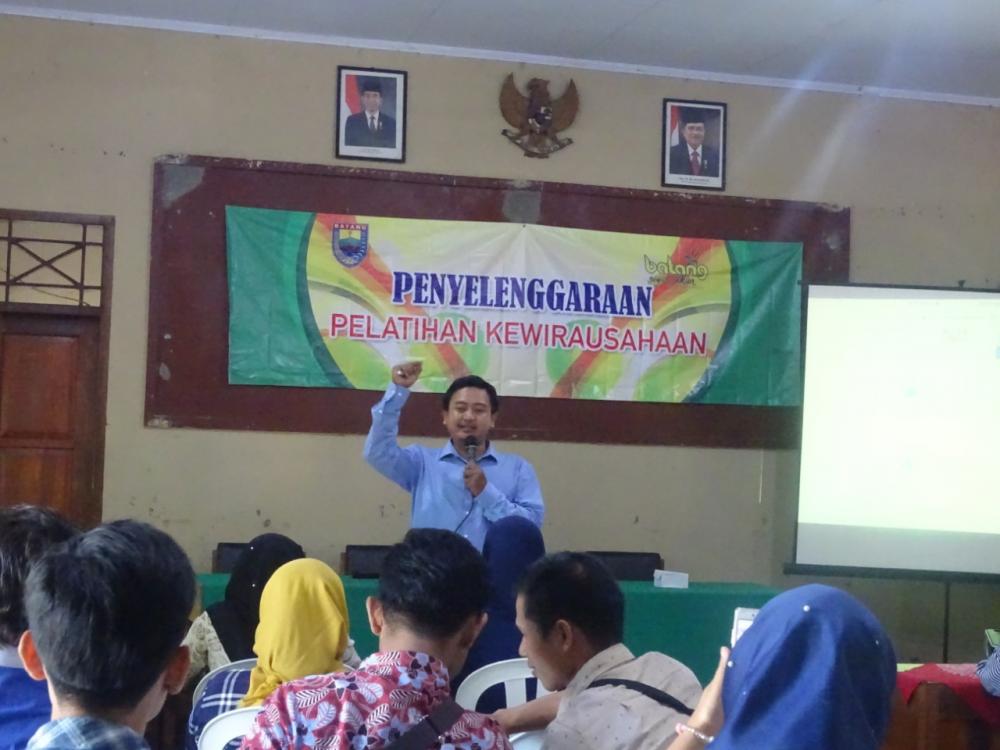 Wujudkan Program 1000 Wirausaha Baru, Disperindagkop Batang Gelar Pelatihan UMKM