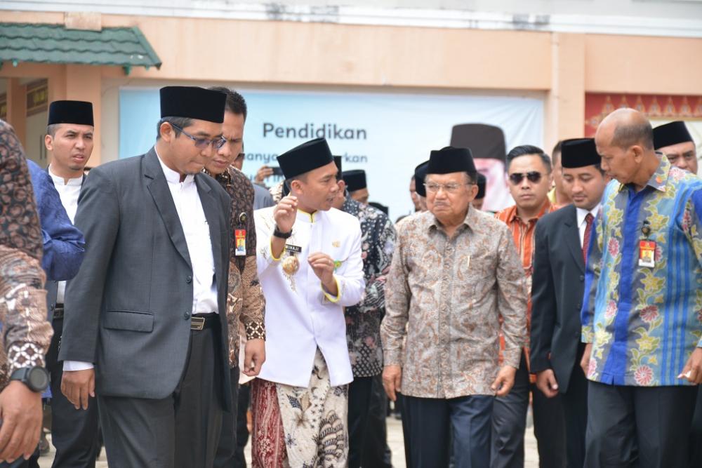 Wapres RI Jusuf Kalla, Hadiri Tasyakuran Sewindu Tazakka Batang