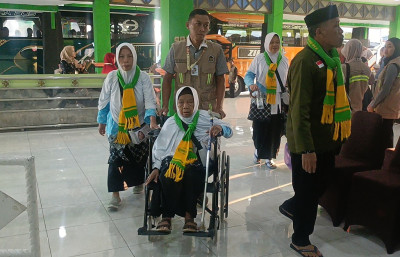 Tiba di Embarkasi Donohudan, Kloter 16 dan 17 segera Diskrining