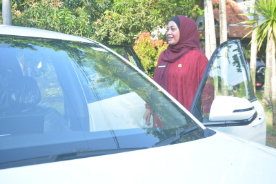 Pemkab Batang Uji Coba Mobil Listrik untuk Kendaraan Operasional Kepala OPD