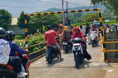 Rekonstruksi Jembatan Kalibelo Dimulai, Pemkab Batang Target Rampung November 2026