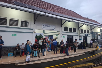 Berita Pemkab Batang Jelang Iduladha, Hilir Mudik Penumpang di Stasiun Batang Melonjak Hampir Dua Kali Lipat