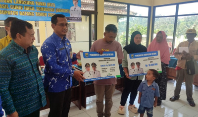 Lindungi Pekerja Informal, BPJS Ketenagakerjaan Batang Serahkan Santunan JKM dan JKK