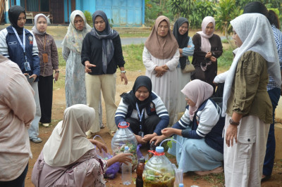 Optimalkan KWT, Agribisnis Undip Batang Edukasi Pengolahan Pupuk Organik