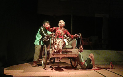 Berita Pemkab Batang Pentaskan Lurung Kalabendu, Teater Jaten Ingatkan Masyarakat Bijak Kelola Keuangan