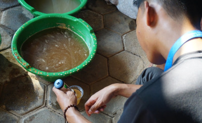 KKN UNDIP Dorong UMKM Telur Asin Kelola Limbah untuk Jaga Lingkungan