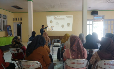 Berita Pemkab Batang Mahasiswa KKN UNDIP Ajak Warga Kedungsegog Waspadai Ancaman Mikroplastik