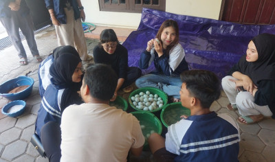Mahasiswa KKN Undip Kembangkan Dashboard UMKM Telur Asin Kedungsegog