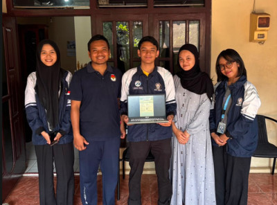 Dukung Ketahanan Pangan, Mahasiswa KKN Undip Bantu Rebranding BUMDes Telur Asin di Batang