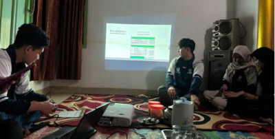 Mahasiswa KKN Undip Dampingi UMKM Ikan Asap Desa Jrakahpayung