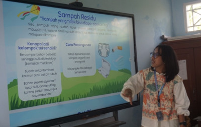 Berita Pemkab Batang Mahasiswa KKN-R UNDIP Lakukan Program Psikoedukasi Pemilahan Sampah