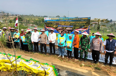polresta-batang-gelar-tanam-dan-panen-bawang-putih-serentak-dukung-ketahanan-pangan-nasional