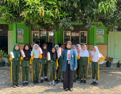Kembangkan Branding Desa Kecepak Peduli Sampah melalui Media Sosial